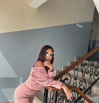 Léonie - escort in Colombo