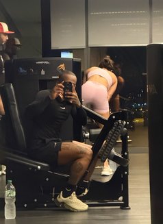 Leoo for men/ woman and couples - Acompañantes masculino in Dubai Photo 15 of 18