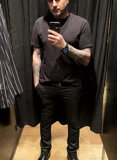 Leroy - Male escort in Kuala Lumpur Photo 1 of 2