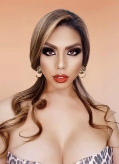 Big Bubble Ass Eurasian Bella Chica - Acompañantes transexual in Manila Photo 11 of 13
