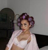 let me fill your mouth with my cum - Transsexual escort in Dubai