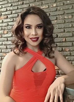 MISTRESS VICTORIA MONDRAGON - Transsexual escort in Bangkok Photo 1 of 19