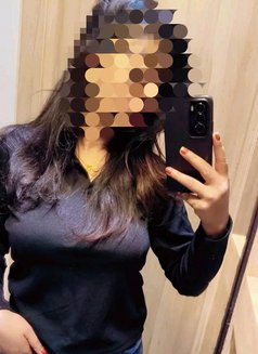 Let's ( cam show & sex chat) meet up - puta in Ahmedabad Photo 3 of 3