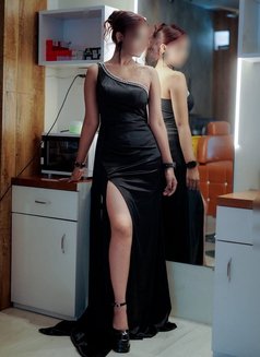Real meet & Fun cam show - escort in Hyderabad Photo 2 of 3