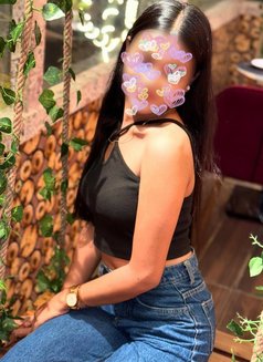 VIP 🥂cam show and real meet 🥂🥂 - puta in Hyderabad Photo 3 of 5