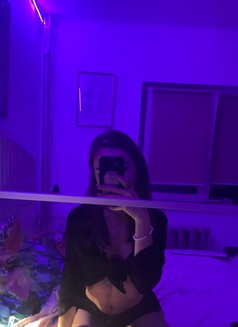 Leticia - puta in Yokosuka Photo 1 of 14