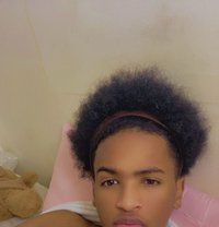 Levi - Transsexual escort in Dubai