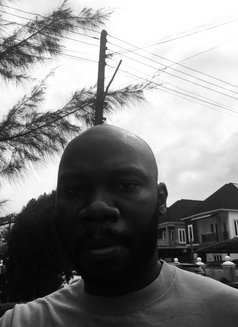 Levi - Acompañantes masculino in Lagos, Nigeria Photo 2 of 5