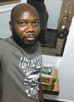 Levi - Acompañantes masculino in Lagos, Nigeria Photo 3 of 5