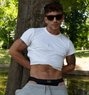 Lewis - Acompañantes masculino in Madrid Photo 2 of 3