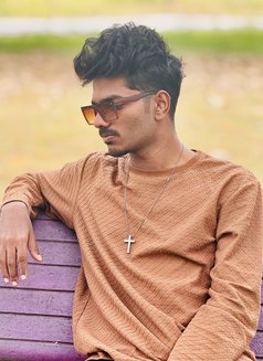 Lewyi - Male escort in Bangalore Photo 1 of 1