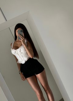 Lexa - escort in Mumbai Photo 4 of 6