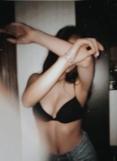 Lexi(cam Show) - adult performer in Mumbai Photo 4 of 6