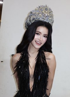 Lexi limited days - escort in Manila Photo 19 of 20