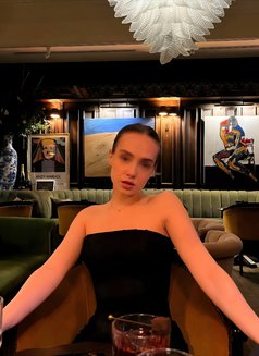 Lexi - escort in Dubai Photo 3 of 12