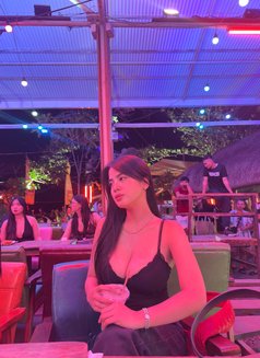 Lexie - escort in Singapore Photo 6 of 7