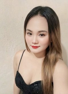 Lexie - escort in Makati City Photo 2 of 3