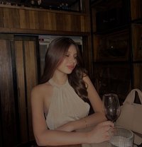 Lexie - escort in Manila Photo 5 of 6