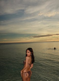 Lexie - escort in Manila Photo 3 of 14