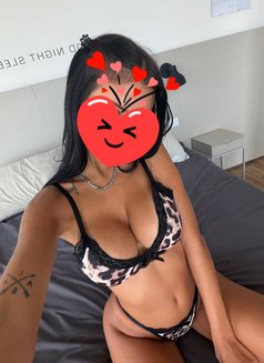 Lexie - puta in Milan Photo 2 of 5