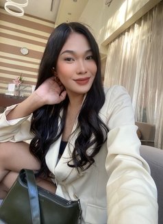 Alexa - Transsexual escort in Makati City Photo 3 of 6