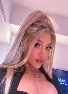 Lexii - Pretty X BIG ASS X not top - Transsexual escort in Abu Dhabi Photo 10 of 13