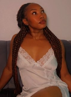 Lexxy - puta in Khobar Photo 3 of 4