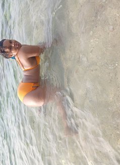 Lexy - escort in Beirut Photo 4 of 5