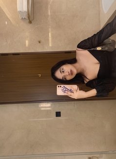 Lexy - escort in Manila Photo 6 of 6