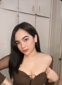 Lexy - escort in Manila Photo 5 of 6