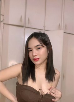 Lexy - escort in Manila Photo 4 of 7