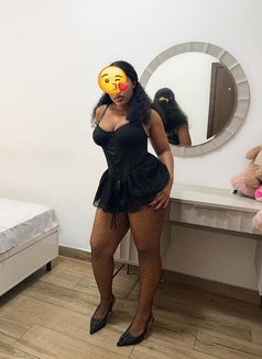 Lexy - puta in Chennai Photo 3 of 5