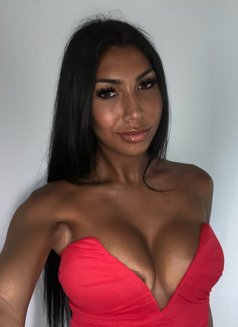 Leya - Transsexual escort in Phuket Photo 4 of 5