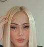 Leyla Azarbaija N - puta in Dubai Photo 7 of 7