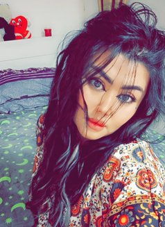 Leyla B - puta in Al Ain Photo 2 of 2