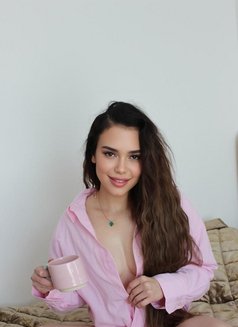 Leyla - puta in Riyadh Photo 2 of 8