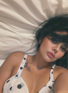 Leyla Independent - puta in Dubai Photo 5 of 7