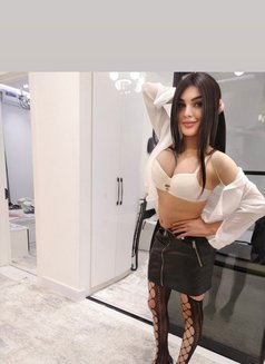 Leyla - Transsexual escort in Riyadh Photo 7 of 17