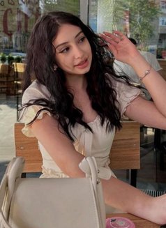 Leyla - escort in Muscat Photo 1 of 5