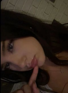 Leyla - escort in Muscat Photo 2 of 2