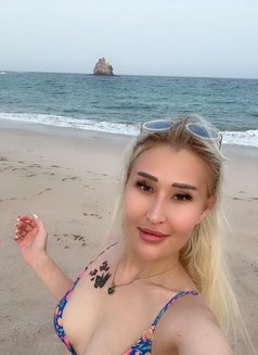 Leyla - puta in Riyadh Photo 5 of 8
