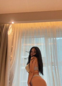 Leyla - escort in Riyadh Photo 4 of 6