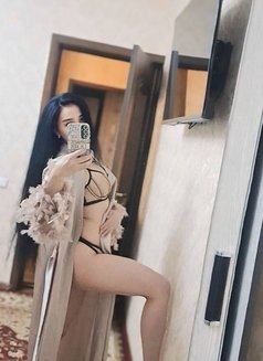 Leyla Vip - puta in Al Manama Photo 5 of 7