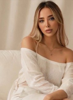 Li Li - escort in Dubai Photo 8 of 10