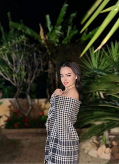 Li̇za Love - puta in İstanbul Photo 2 of 2