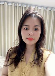Lia - puta in Shenzhen Photo 2 of 2