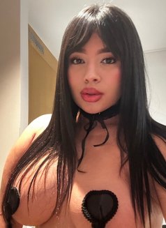 Lia - puta in Dubai Photo 3 of 13