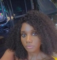 Lia - puta in Kuala Lumpur Photo 1 of 2