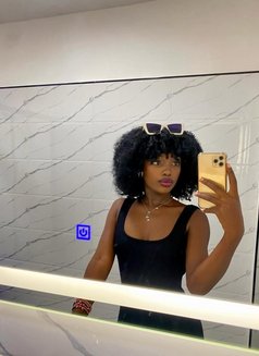 LIA - escort in Kuala Lumpur Photo 2 of 4