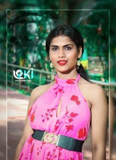 Lia Hot and Sexy Transgirl - Acompañantes transexual in Chennai Photo 1 of 3